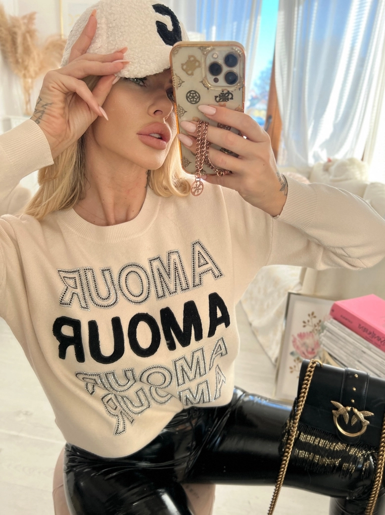 Sweter oversize beżowy z napisami Amour E240