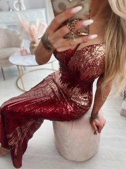 Sukienka długa bordowa na ramiączkach z szampańskimi i bordowymi cekinami A1531