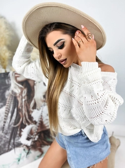 Sweter ażurowy oversize biały E243