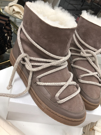 Buty emu śniegowce skórzane zamszowe z ozdobnym wiązaniem mocca I515