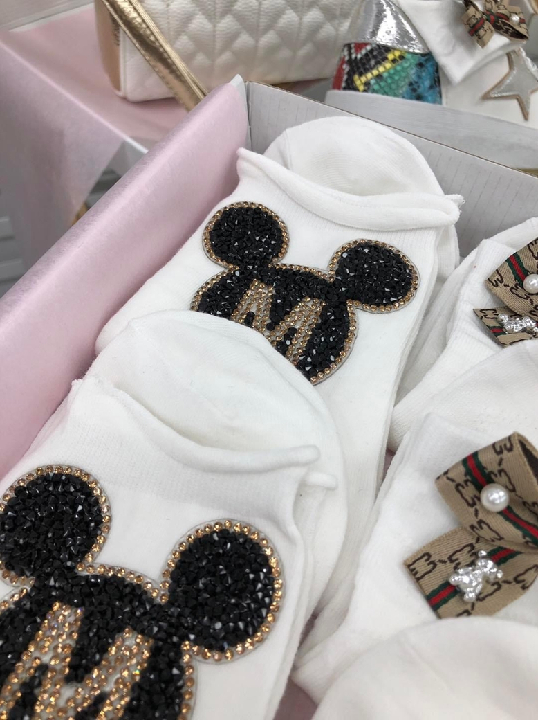 Skarpety biała z elementem ozdobnym Mickey Mouse SK010