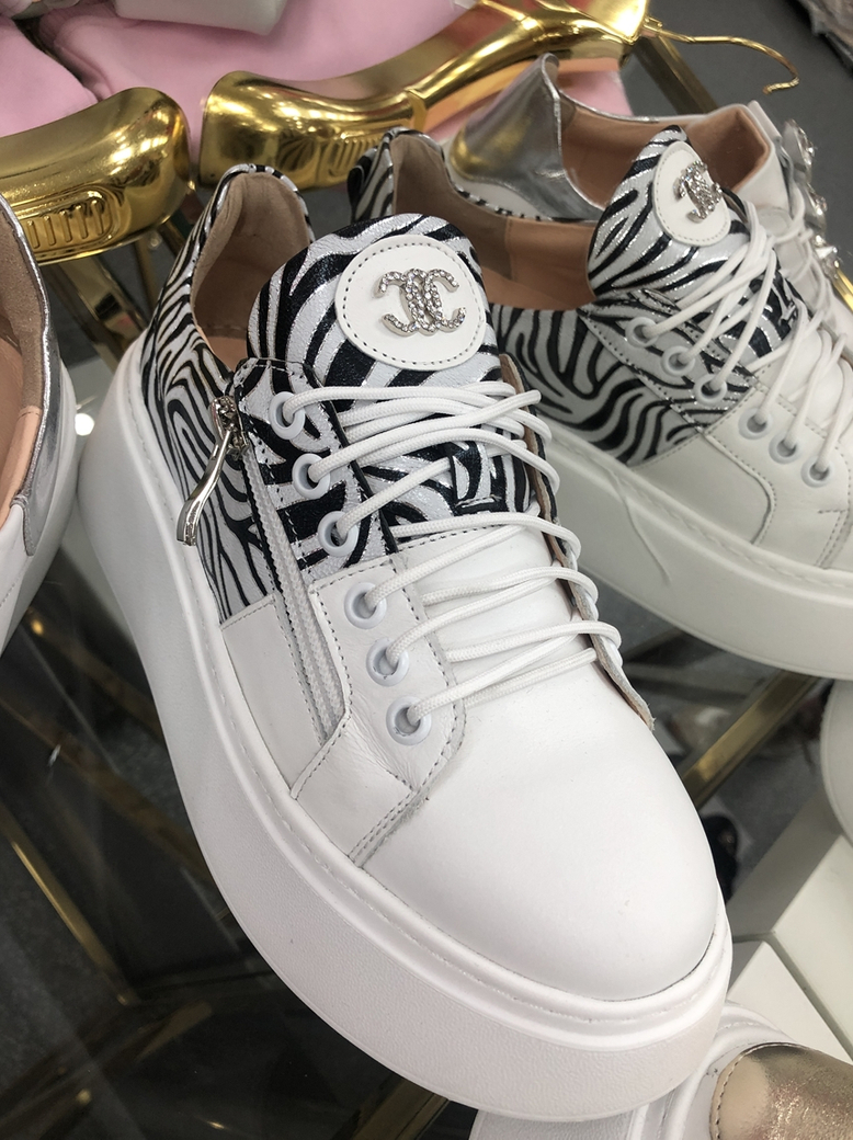 Sneakersy skórzane białe wzór zebra Zip I552