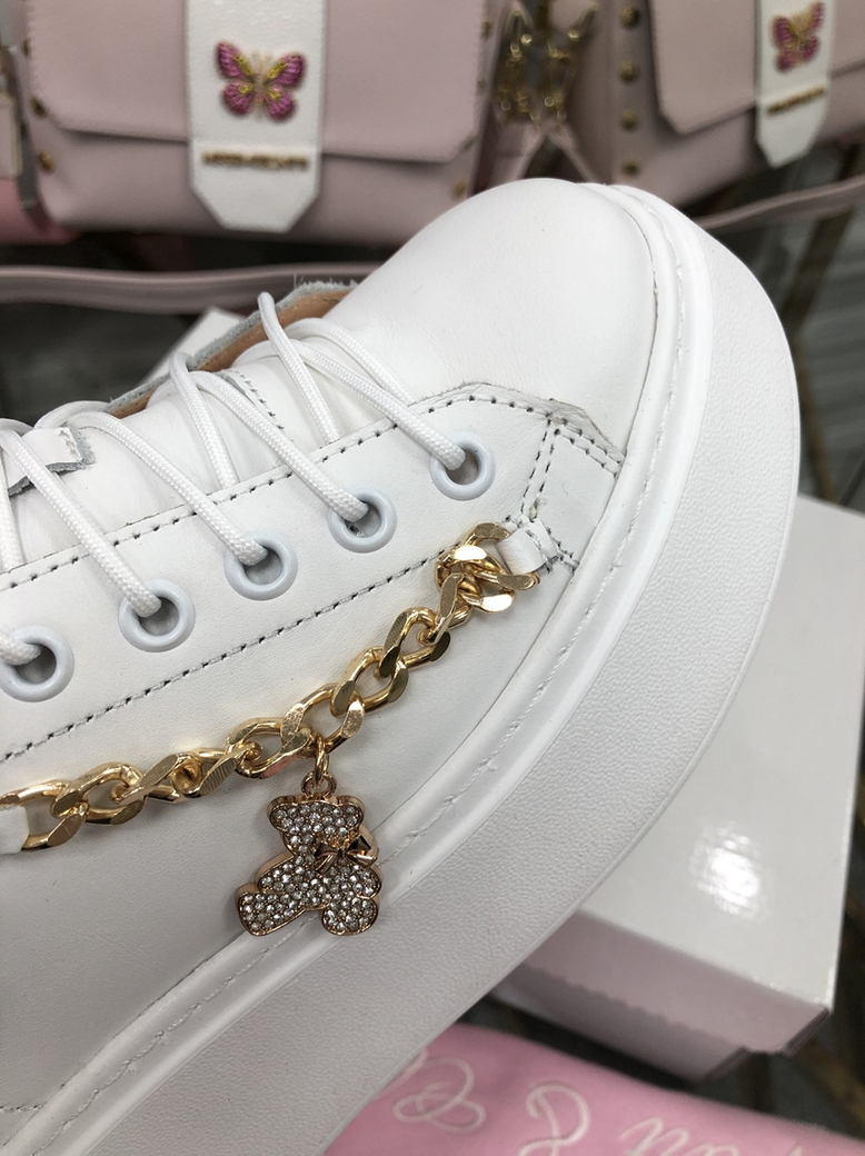 Sneakersy skórzane białe ze złotym łańcuszkiem Bear I555